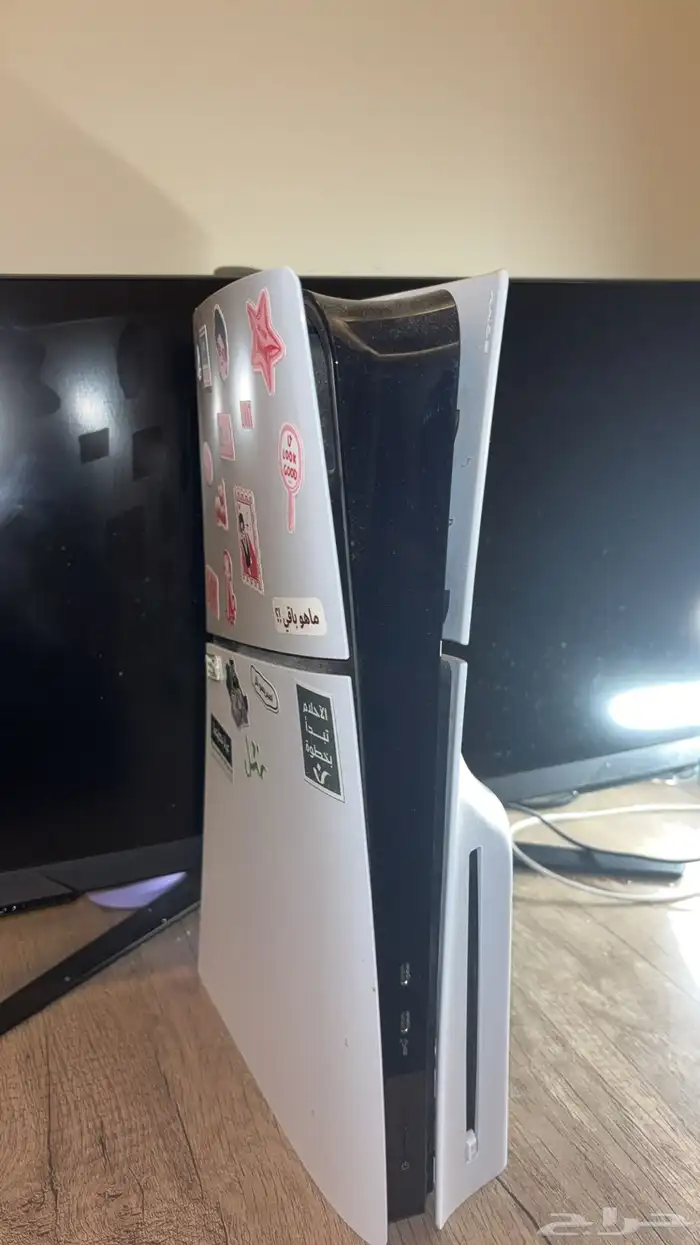 سوني 5 سليم مع كرتونه استخدام نظيف حادة 1400 0