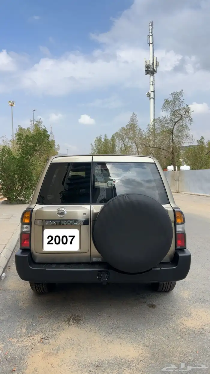 للبيع جيب نيسان ربع بترول 2007 1