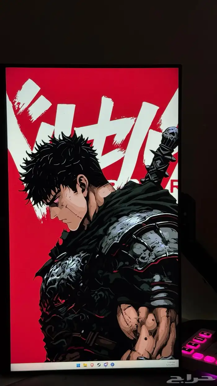 شاشة LG 24 بوصه مع ستاند لشاشتين فوق بعض 2