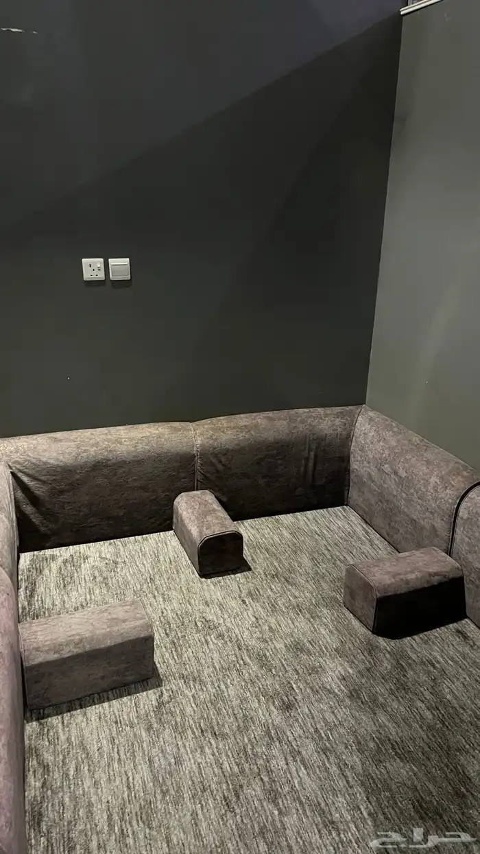 ديوانيه للتقبيل 5