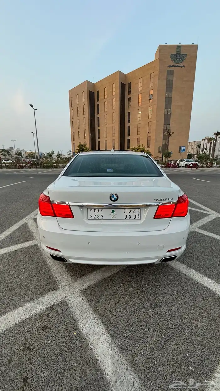 بي ام دبليو 740 فل كامل (( نظيف جد ا )) 8