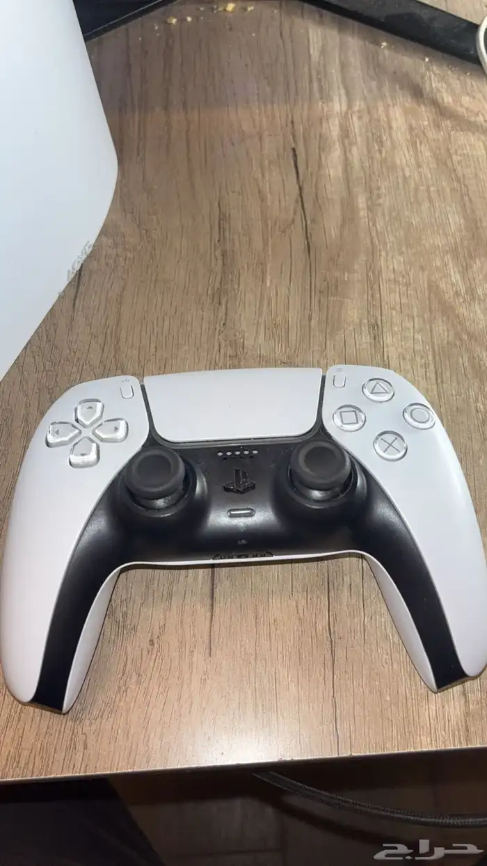 سوني 5 سليم مع كرتونه استخدام نظيف حادة 1400 3