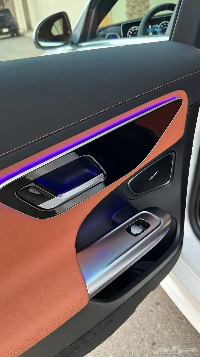 مرسيدس C300 موديل 2023 عداد 6 آلاف كيلو بحالة المصنع 36