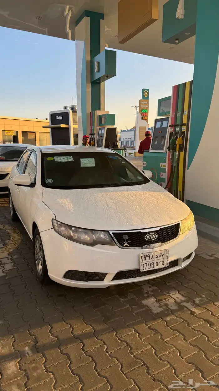 للبيع كيا سيراتو م 2012 19