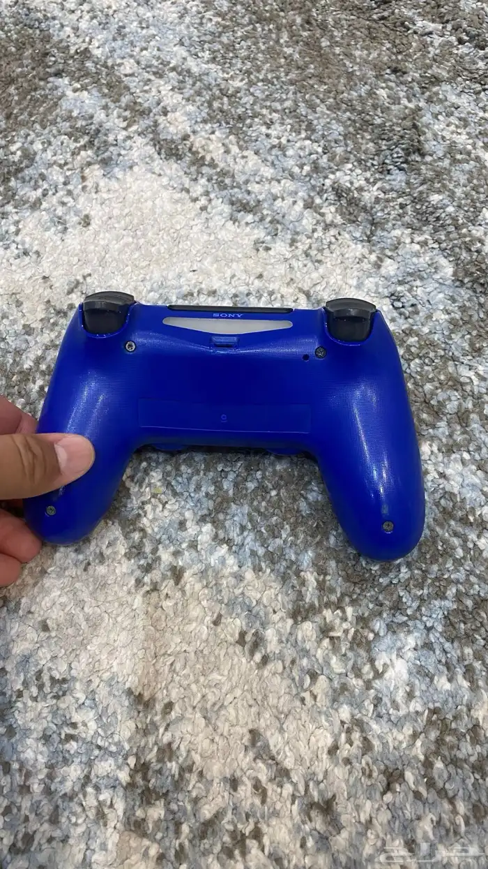 بلاي ستيشن سوني 4 مع يدين 7