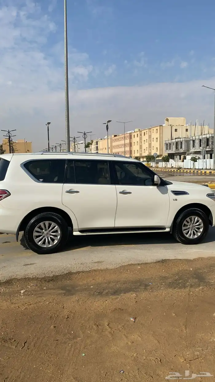 جيب باترول نيسان 2015 ابيض للبيع 1