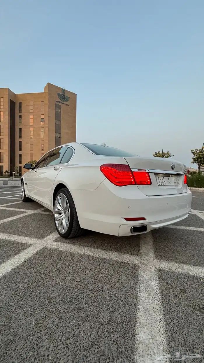 بي ام دبليو 740 فل كامل (( نظيف جد ا )) 6