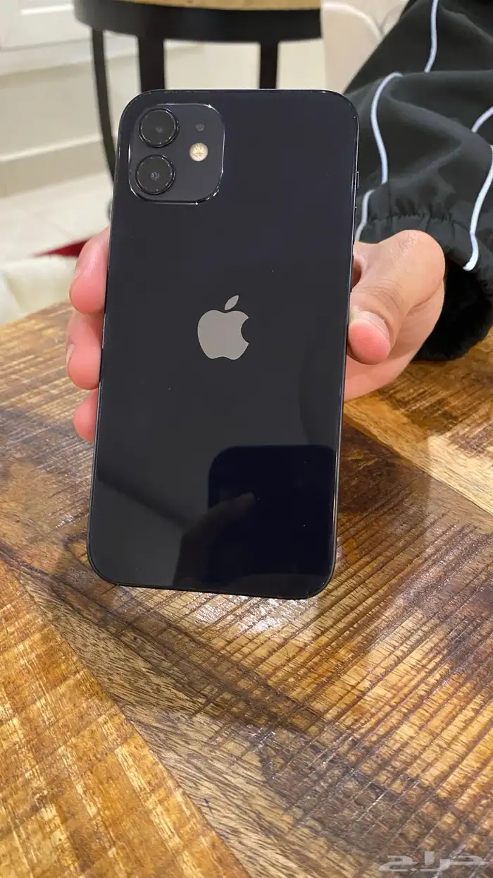 ايفون 12 اسود 6