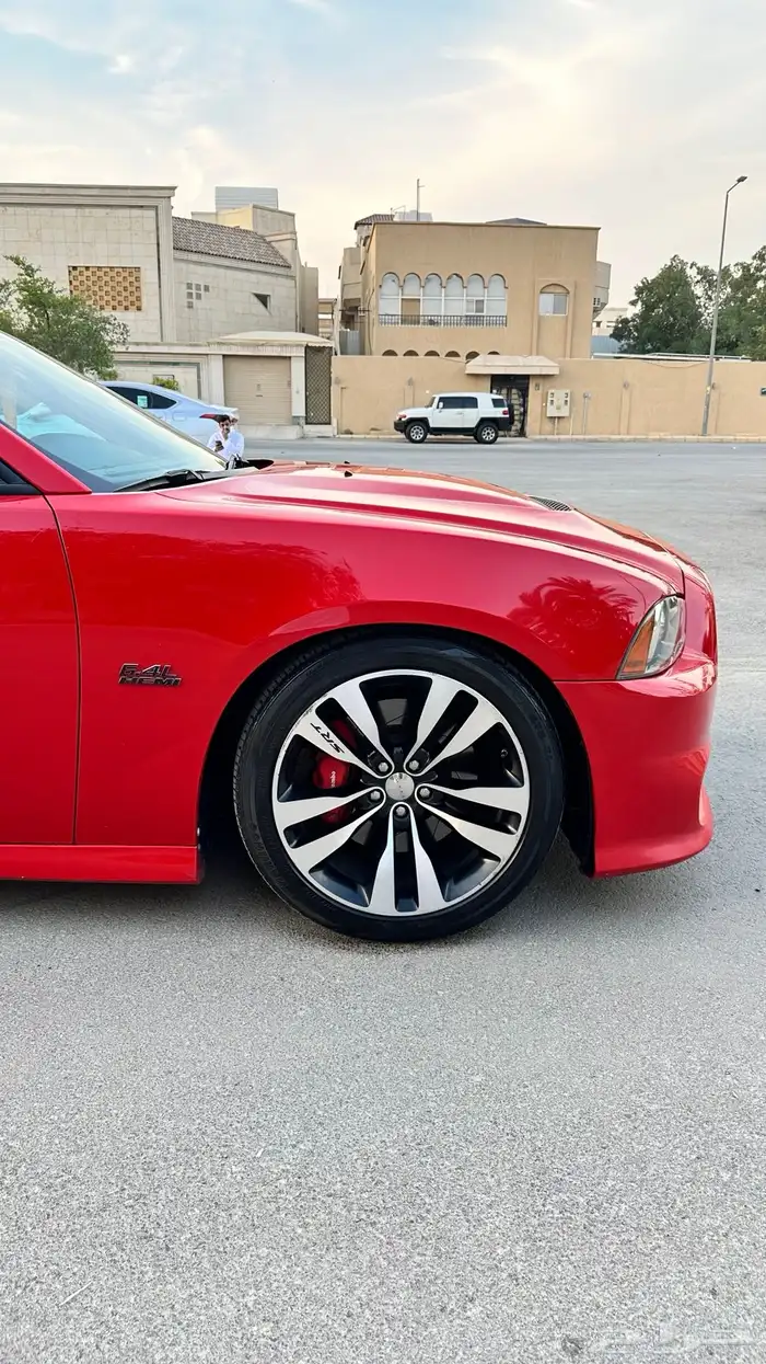 تشارجر srt8 2014 16
