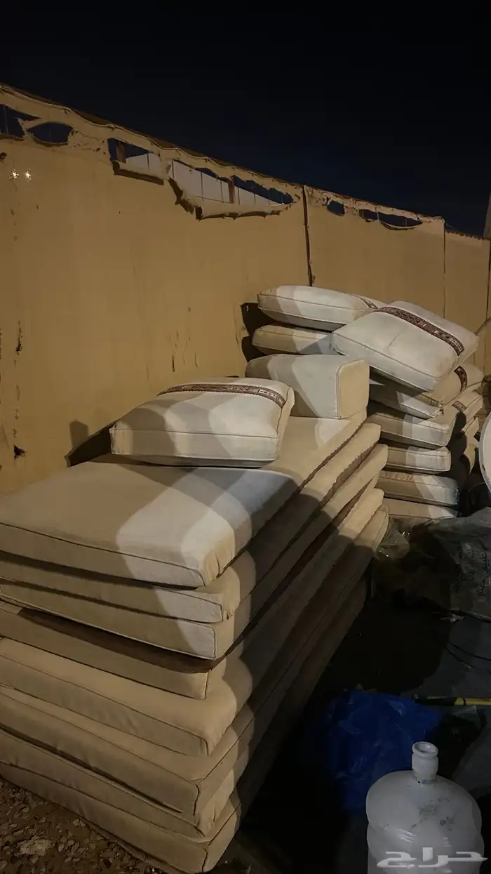 للبيع فود ترك بملحقاته . 9