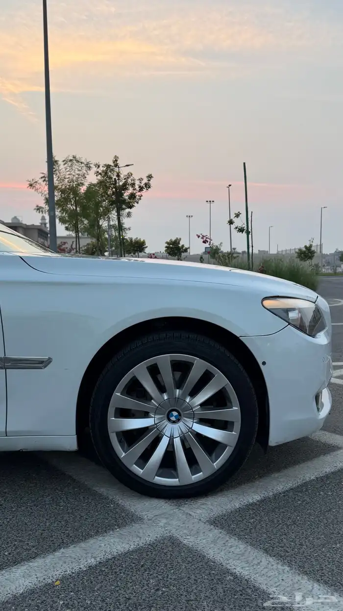 بي ام دبليو 740 فل كامل (( نظيف جد ا )) 13