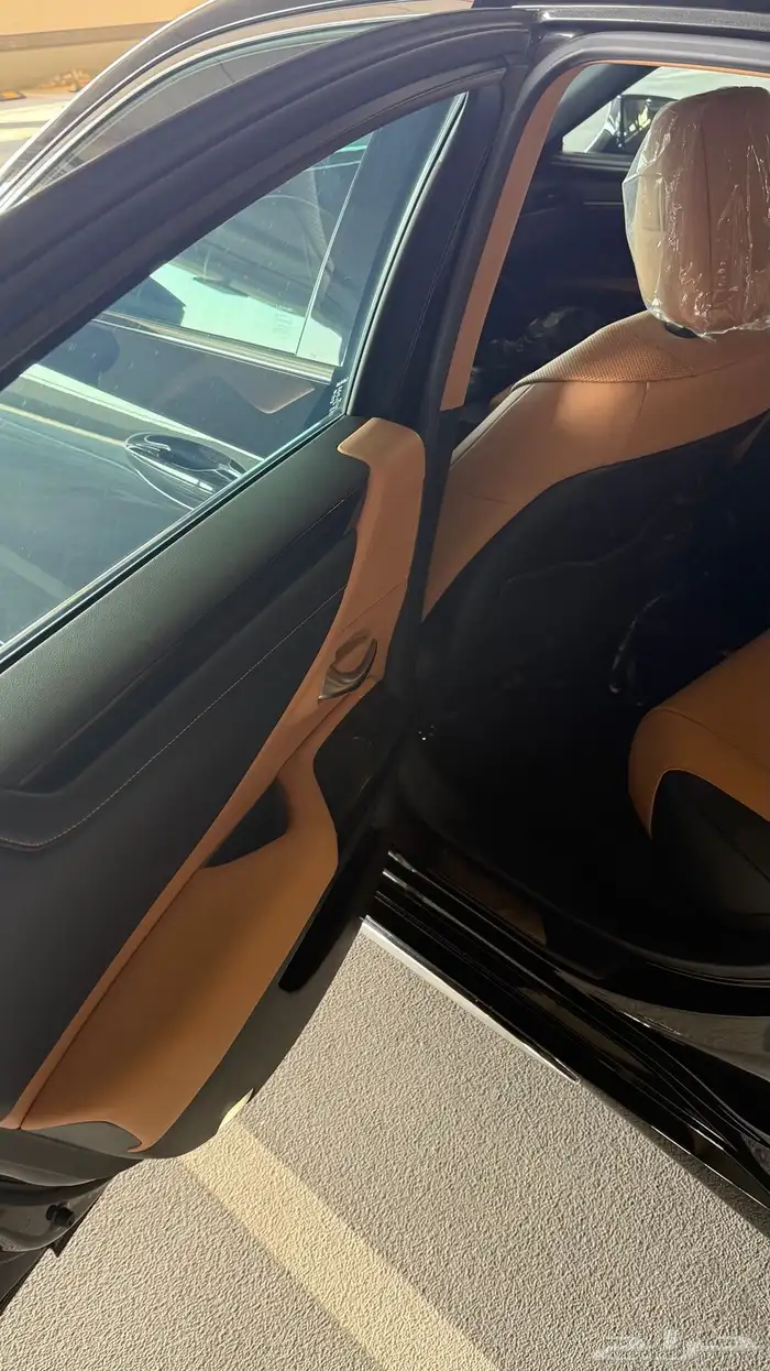 لكزس es250 2024 اسود 4