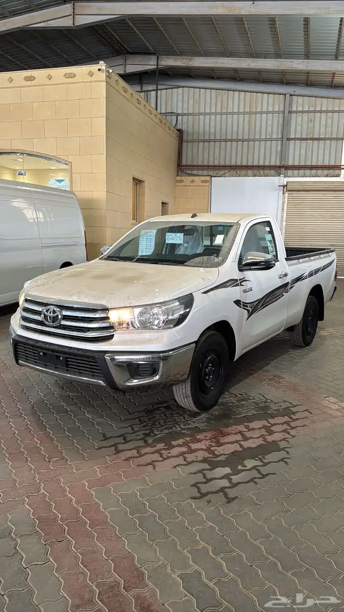 تويوتا هايلوكس فئة GLX غمارة بنزين 2025 0