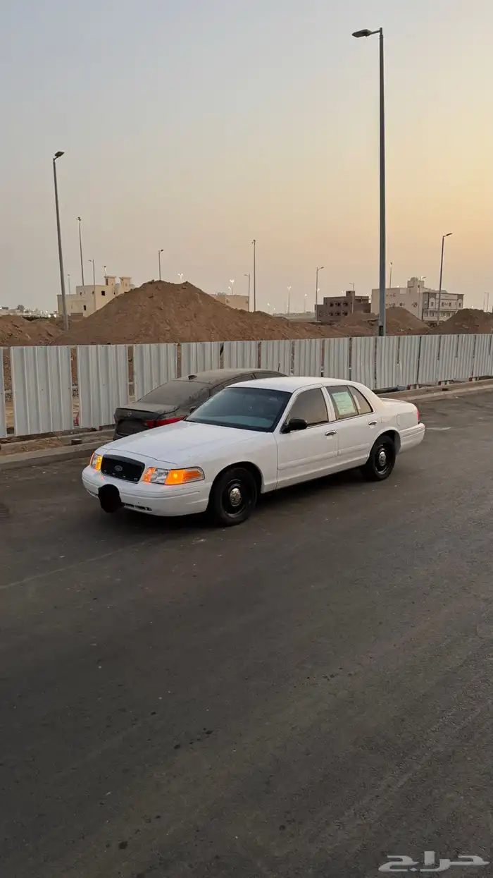 فورد فكتوريا 2001 2