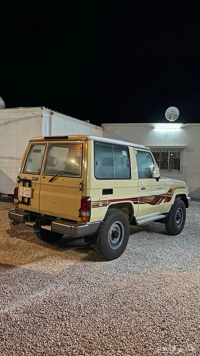 للبيع ربع مديل 2012 عليه لوحه مميزه 2