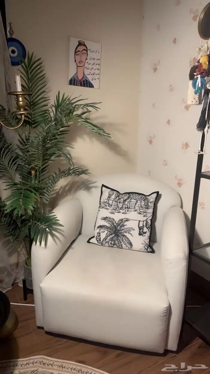 كنب من هوم سنتر جديد ونظيف ب600 0