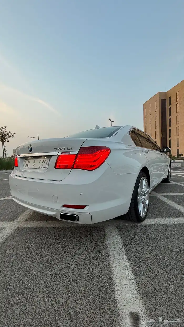 بي ام دبليو 740 فل كامل (( نظيف جد ا )) 7