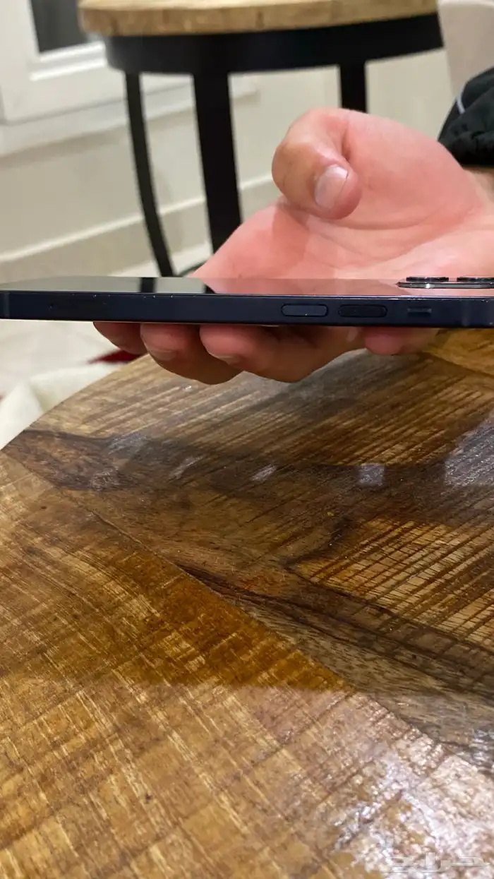 ايفون 12 اسود 5