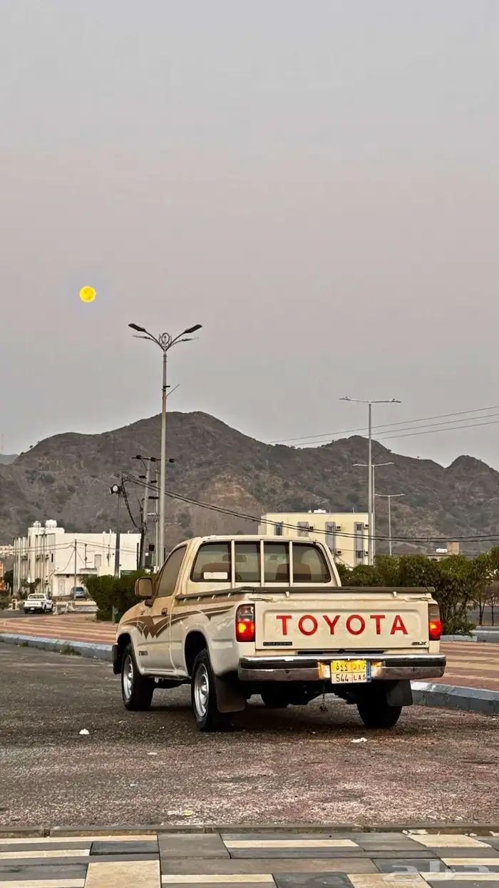 للبيع هايلوكس 2005 GLX 18