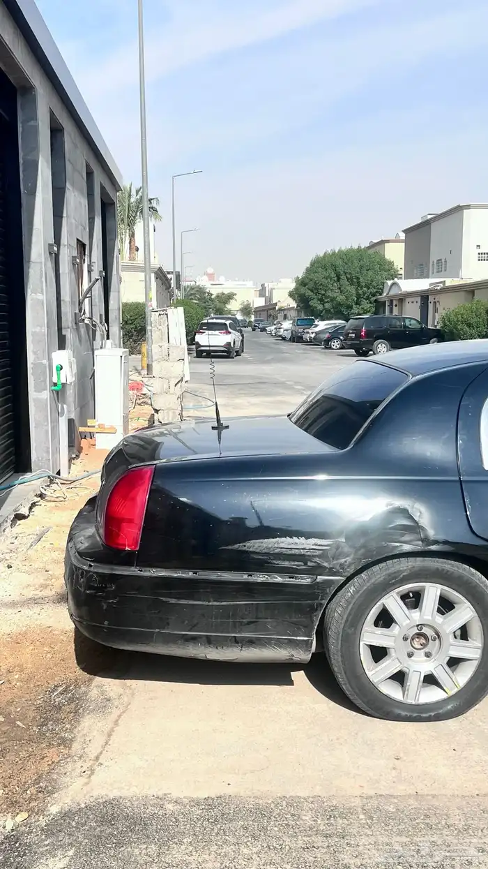 لينكلون تاون كار 2009 (للمستخدم او تشليح) 3