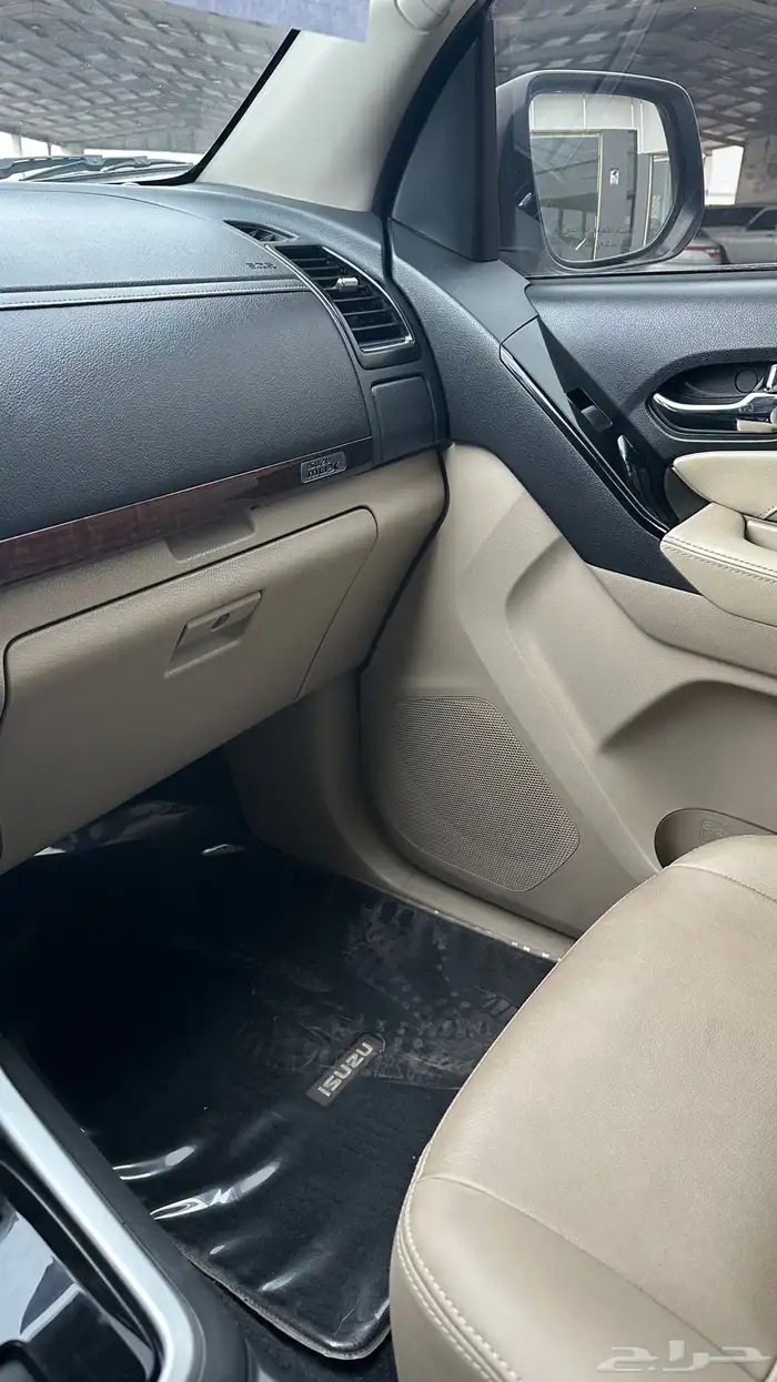 ايسوزو ام يو اكس 14