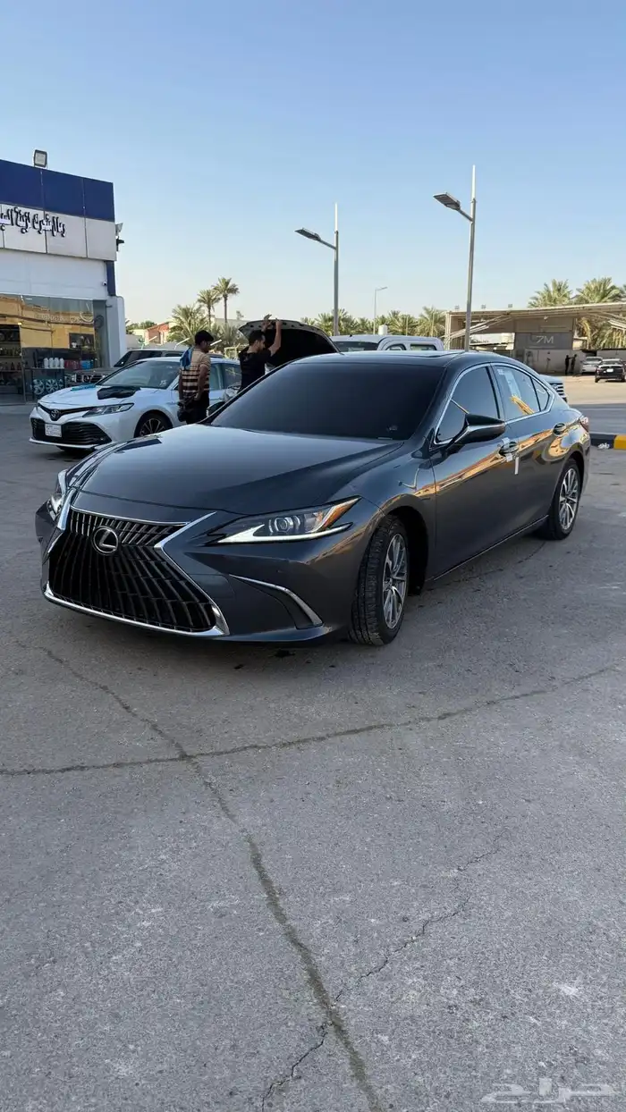 مطلووب لكزس es250 موديل 23او24 لون رمادي او اسود ممشى قليل 0