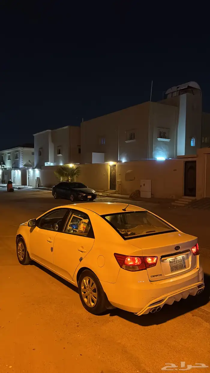 للبيع كيا سيراتو م 2012 12