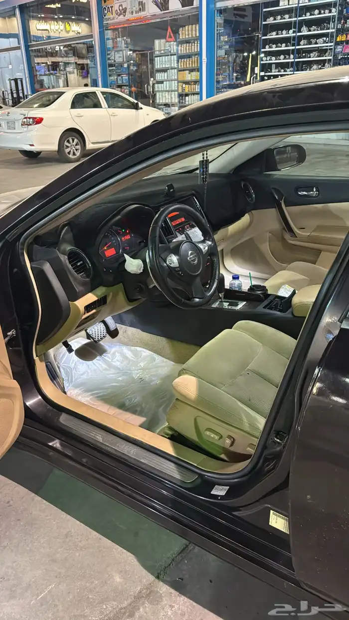 نيسان مكسيما 10