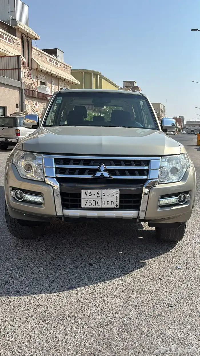 للبيع متسوبيشي باجيرو 11