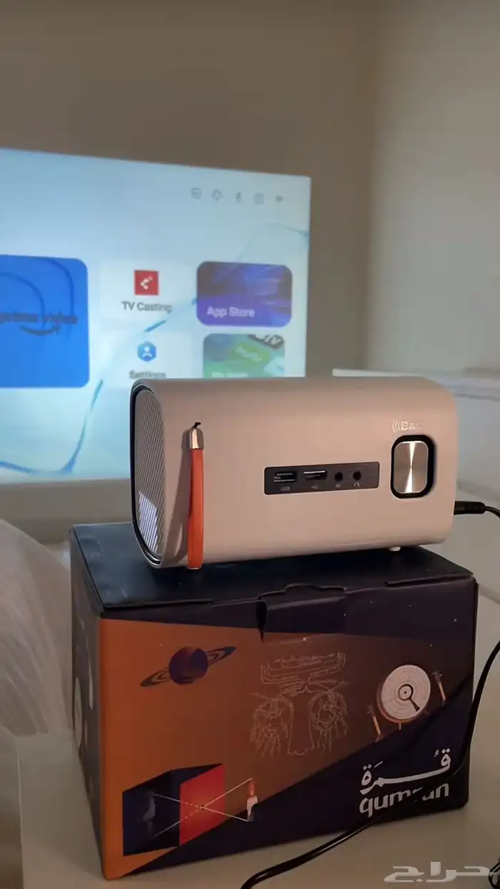 بروجكتر قمرة مع لوح عرض 120 بوصة 3