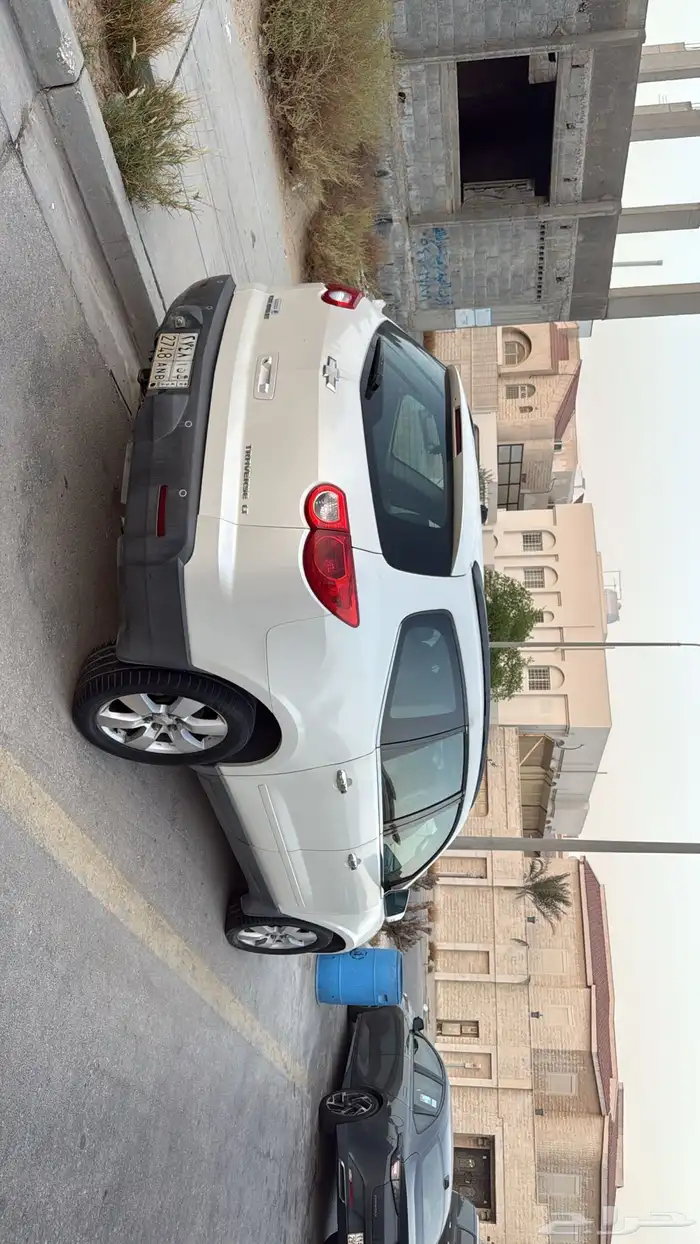 للبيع شفرولية ترافرس 2011 7