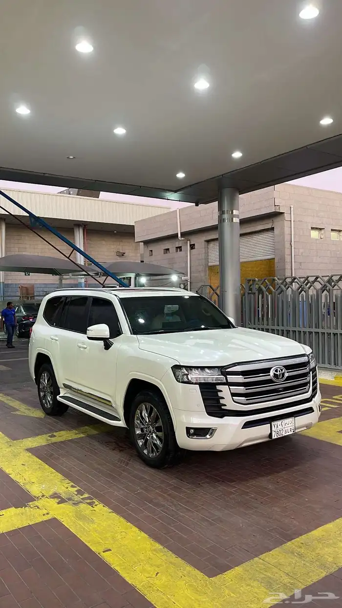 لاند كروزر 2024 0