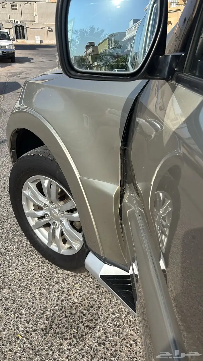 للبيع متسوبيشي باجيرو 7