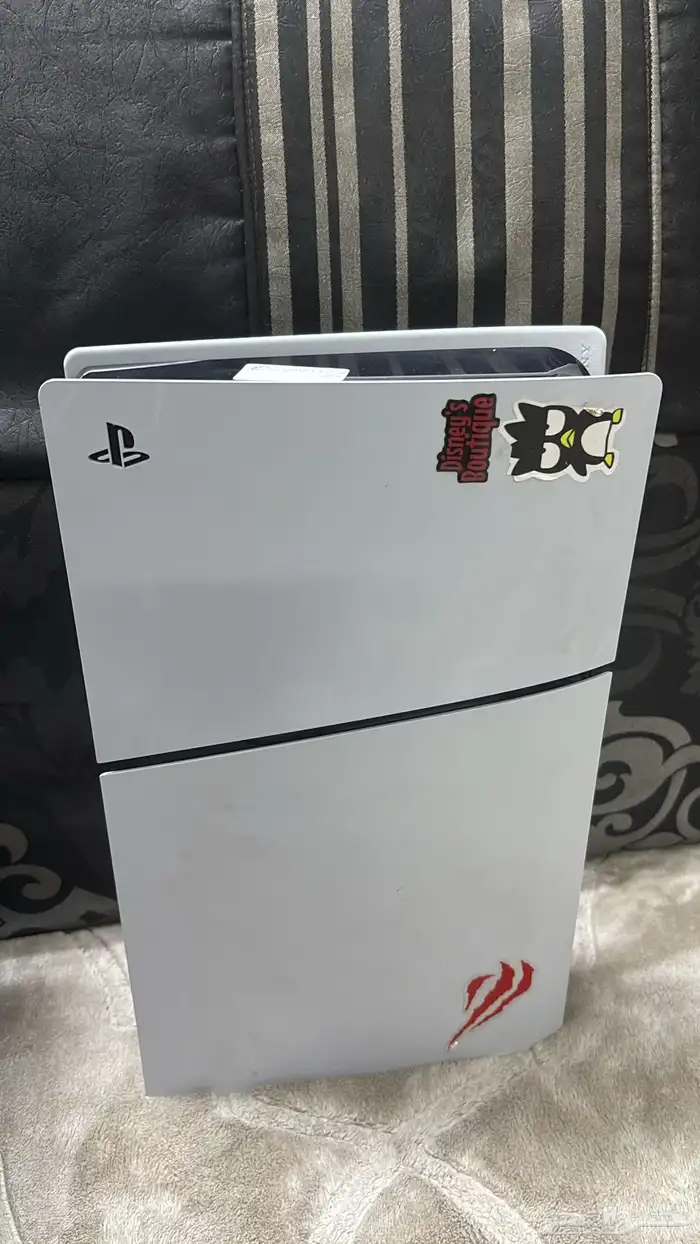 سوني 5 للبيع مع ملحقاته كاملة   حسابين فورت نوادر 3