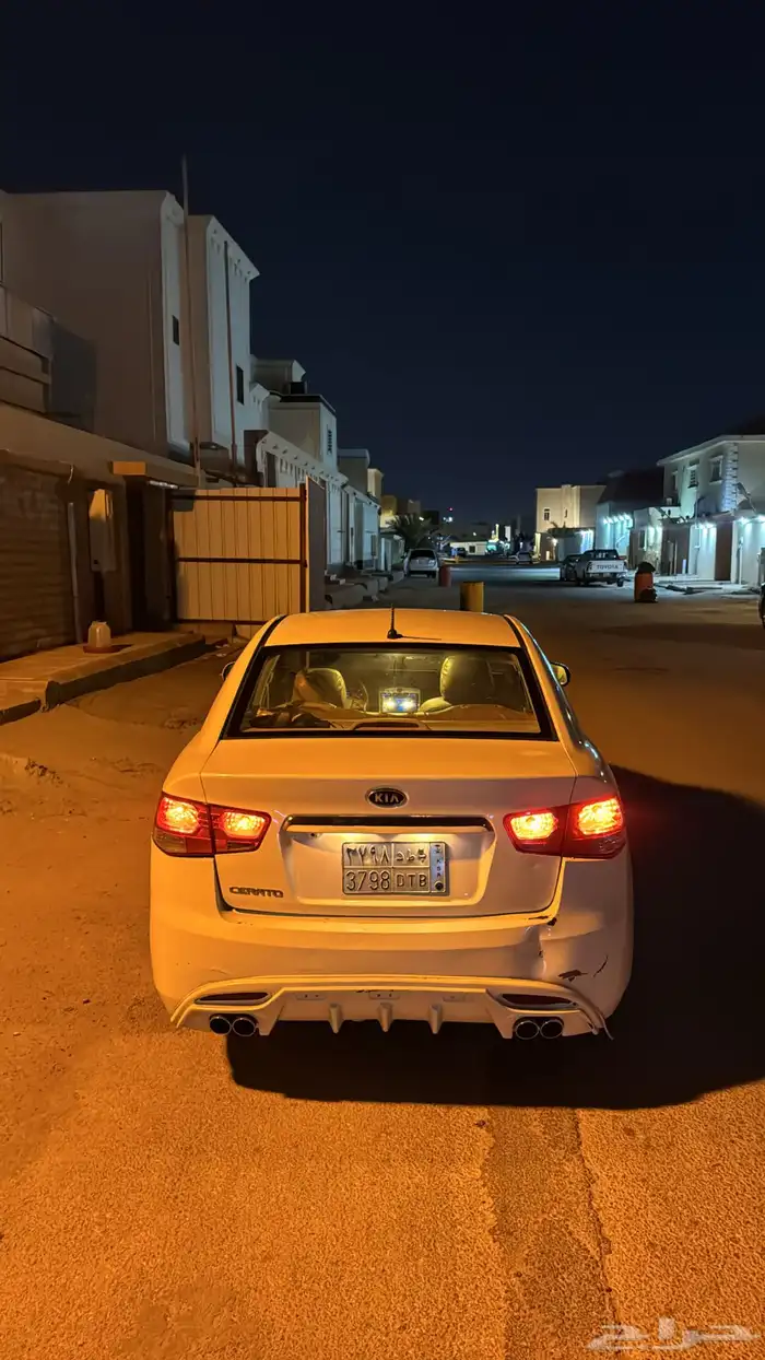 للبيع كيا سيراتو م 2012 11