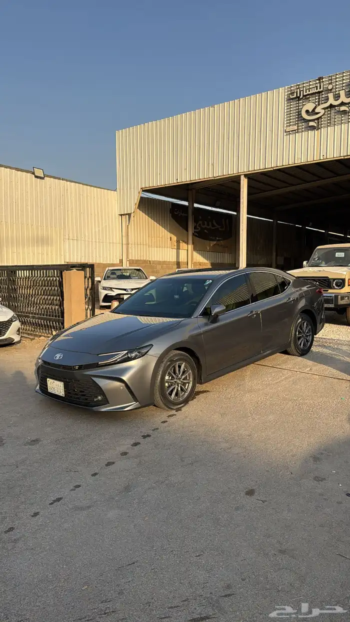 تويوتا كامري 2025 E بنزين سعودي عداد 20 الف اللون تيتانيوم 0