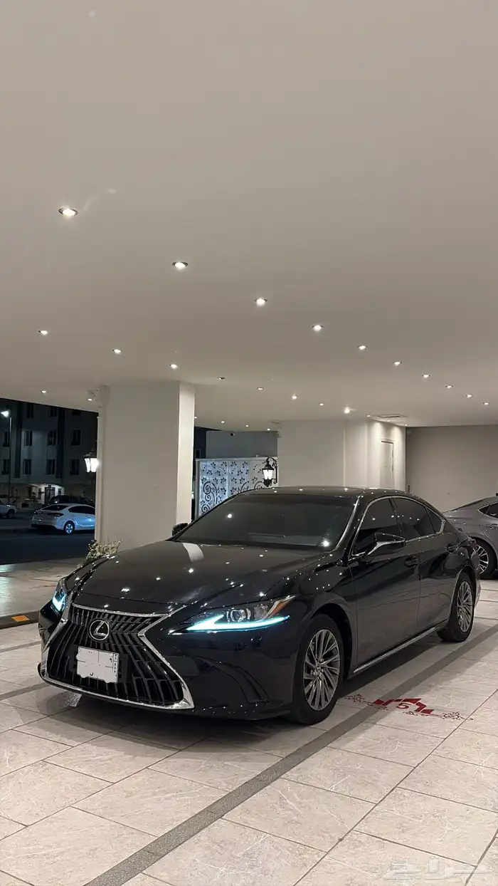 لكزس ES300 2024 هايبرد 4