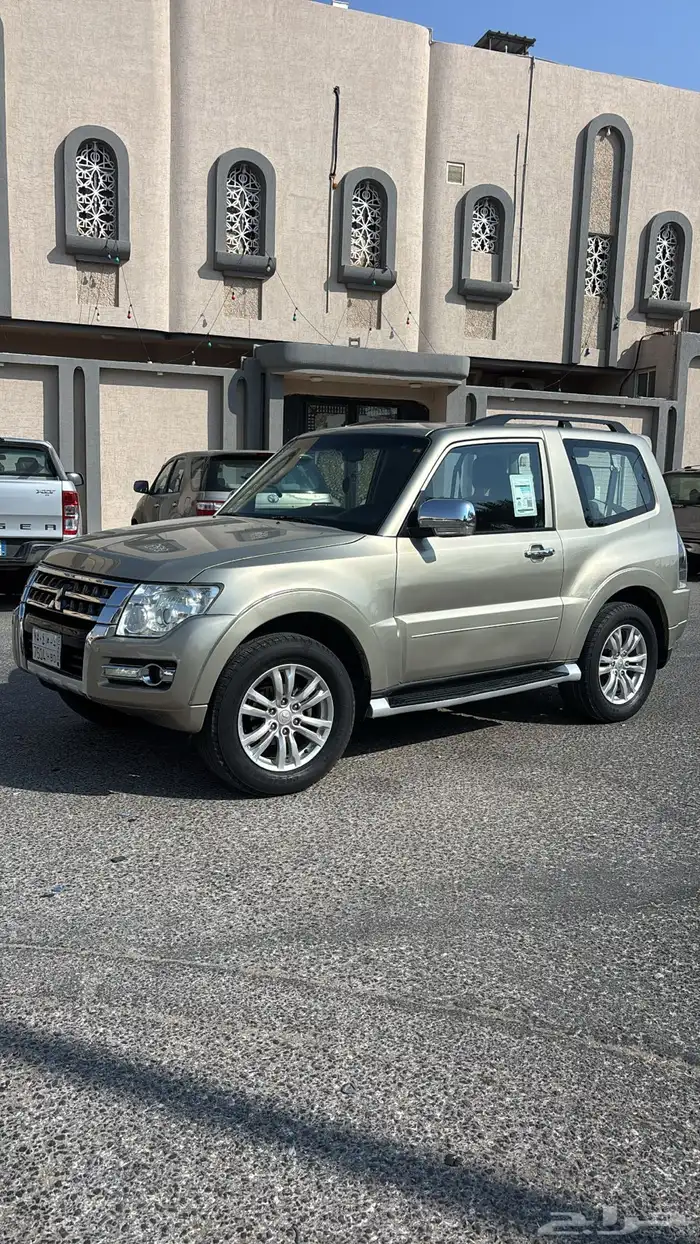 للبيع متسوبيشي باجيرو 12