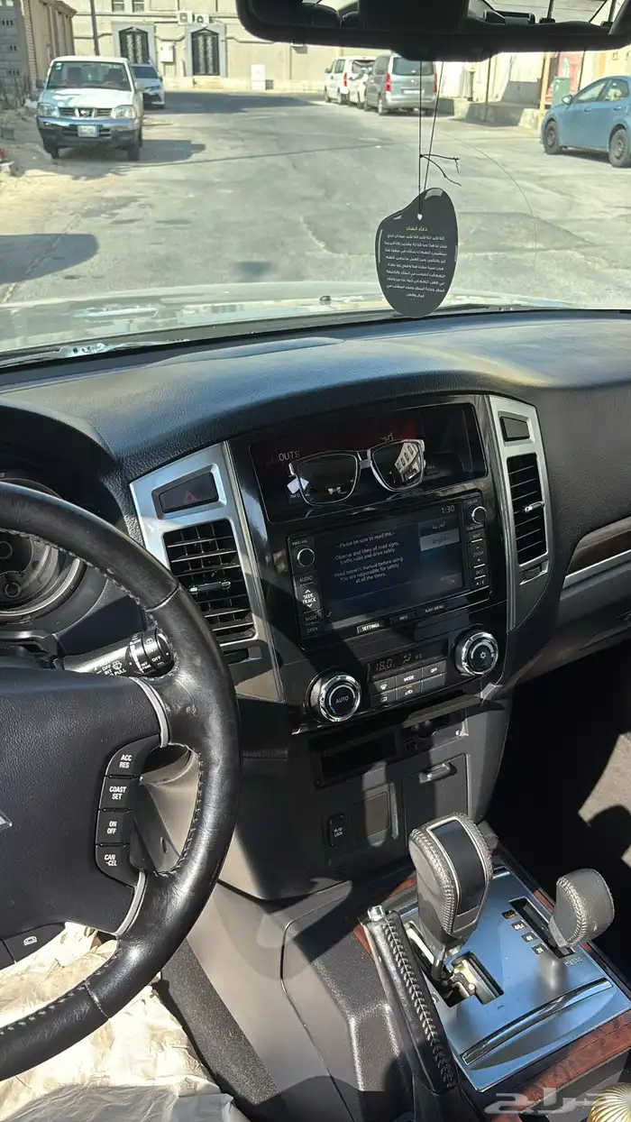 للبيع متسوبيشي باجيرو 15