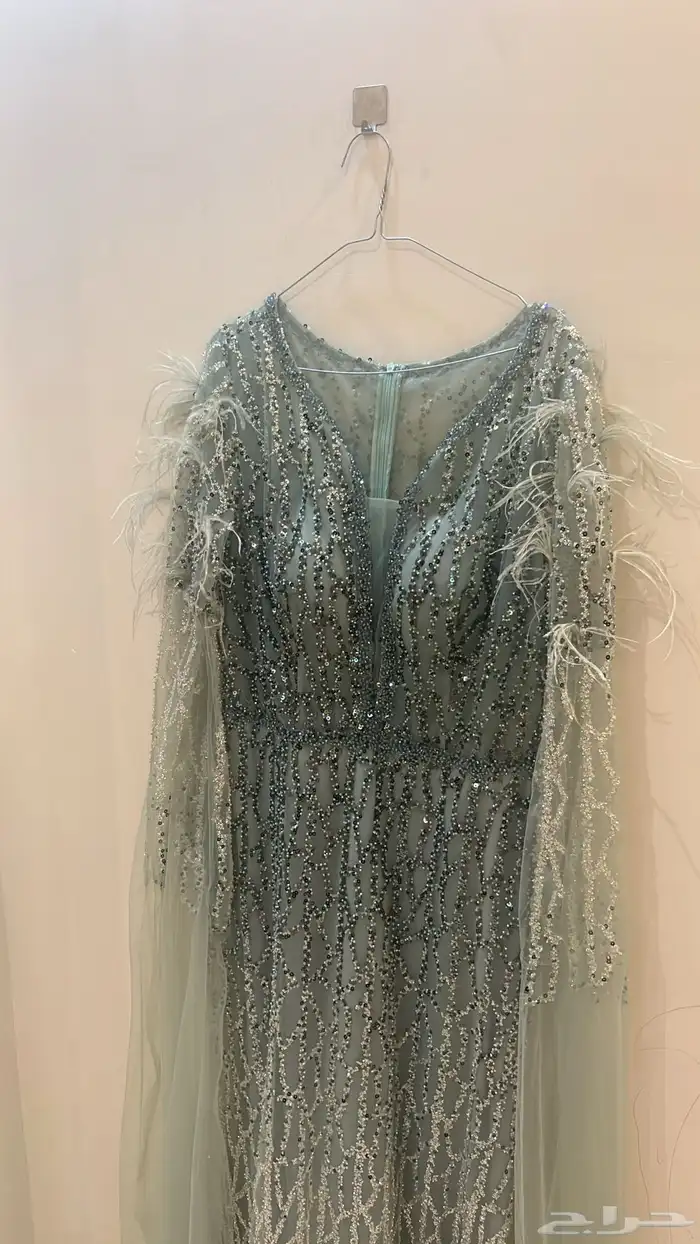 فستان جديد لم يلبس إلا مرتين فقط المقاس L الطول 158 2