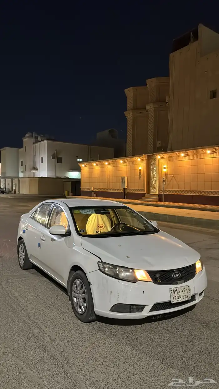 للبيع كيا سيراتو م 2012 17