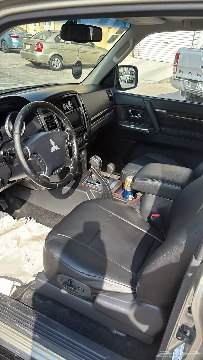 للبيع متسوبيشي باجيرو 14