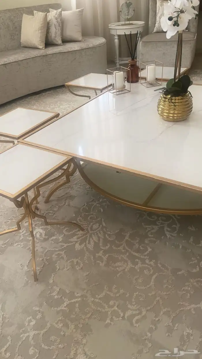 طاوله ضيافه مقاس 120 120 مع 6طاولات خدمه حديد مع سطح راخام 0