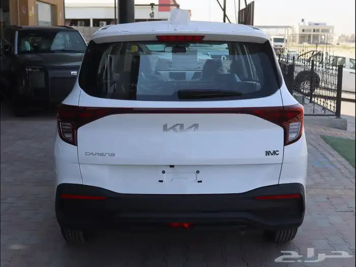 كيا كارينز استاندر 2025 11