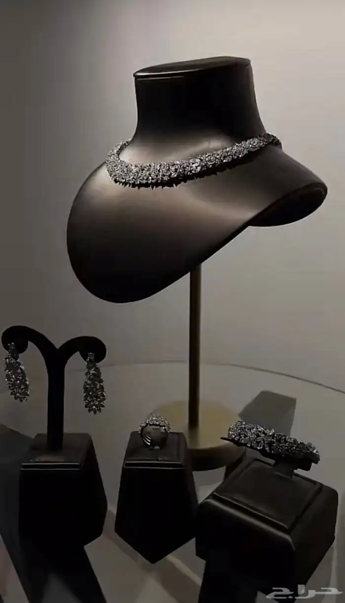 طقم عقد الماس 1