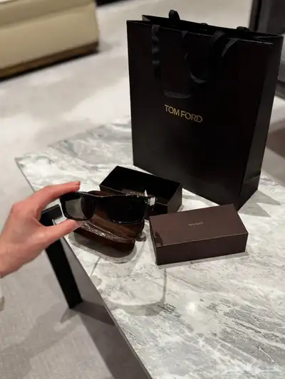 نظارة توم فورد أصلية   مقطوعة من السوق وشبه جديدة index