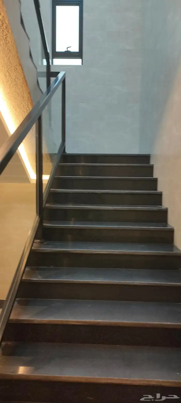 للبيع شقق ارضية وعلويه موقع مميز أسعار تبدا من 520الف 25