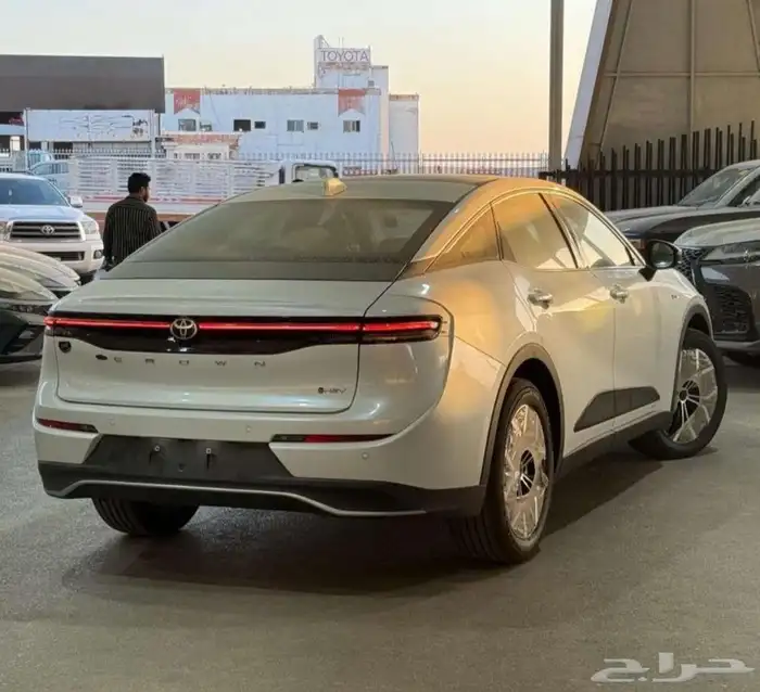 تويوتا كروان بريستيج 2026 1