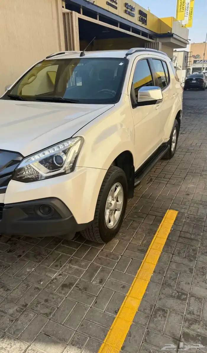 mux جيب ايسيزو للبيع 6