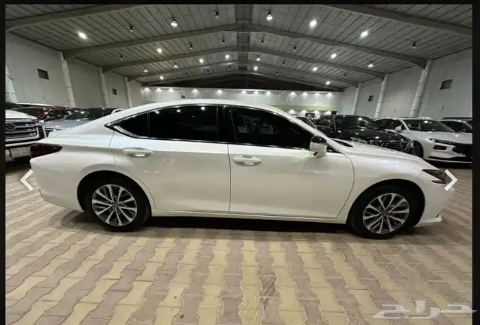 لكزس ES250 موديل 2024 نظيف 2